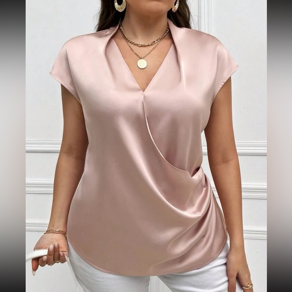 Elegant Green Women's Top - Picture 9 of 16